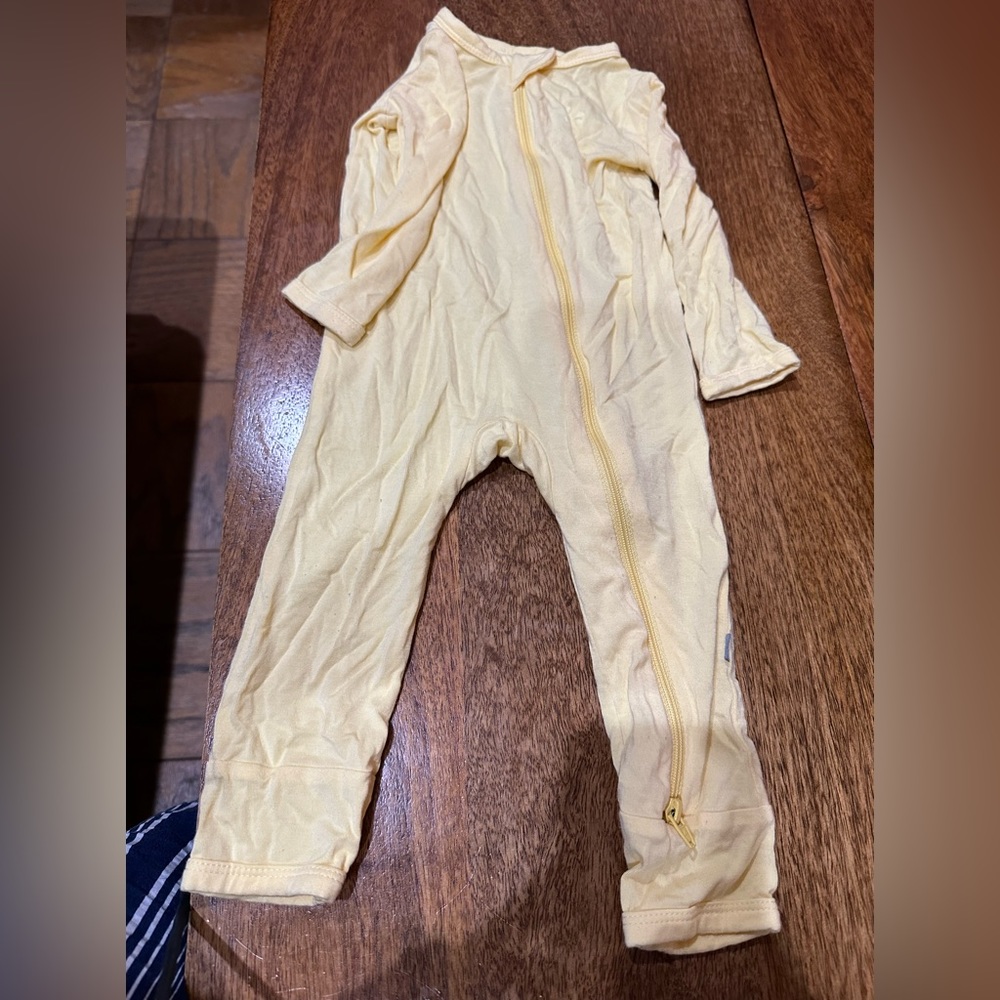 6-12 daffodil kyte baby zipper romper